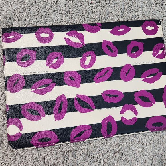 Marc Jacob Laptop/iPad Sleeve/Holder - Picture 2 of 8